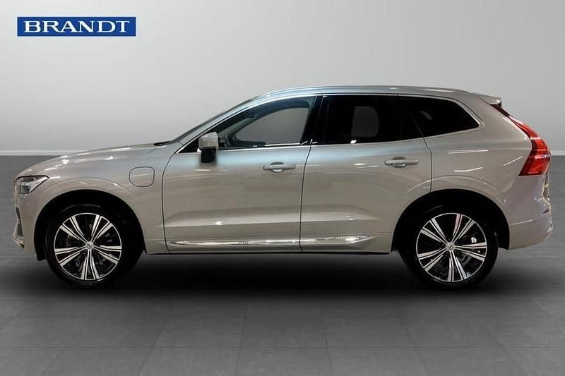 Begagnad Volvo XC60 Plus 355 HK (261 kW) 2023 Silver SUV