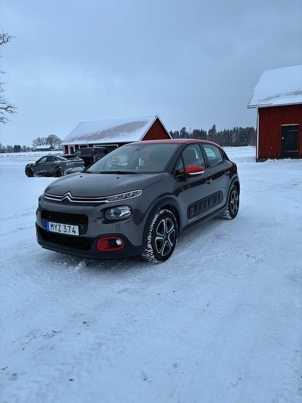 Begagnad 2018 Citroën C3 PureTech Halvkombi | 79 900 kr (Bra pris) - Bild 1/4