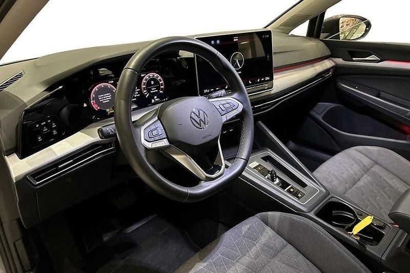 Begagnad VW Golf VIII 151 HK (111 kW) 2024 Grå Kombi