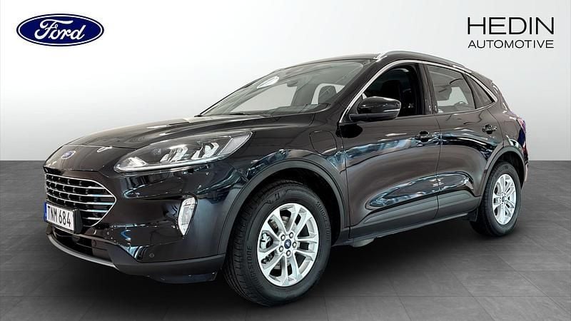 Svart (black) Begagnad 2022 Ford Kuga Titanium SUV | 269 900 kr (Marknadspris) - Bild 1/4