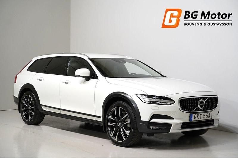 Vit Begagnad 2019 Volvo V90 CC Momentum Kombi | 399 900 kr (Marknadspris) - Bild 1/4