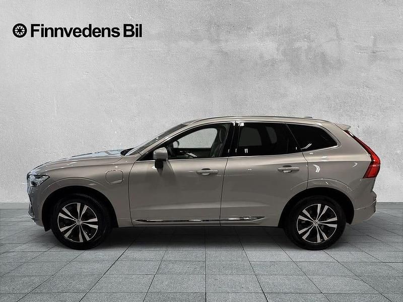 Begagnad Volvo XC60 Core 355 HK (261 kW) 2023 Silver SUV