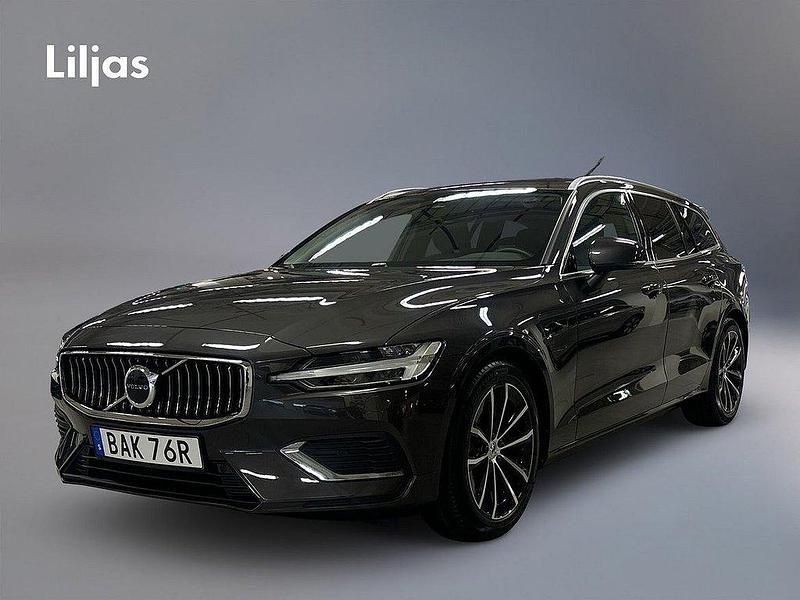 Grå Begagnad 2024 Volvo V60 Plus Kombi | 484 000 kr (Marknadspris) - Bild 1/4