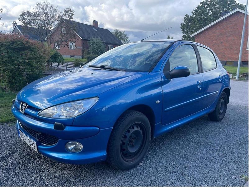 Blå Begagnad 2005 Peugeot 206 Halvkombi | 14 500 kr (Marknadspris) - Bild 1/4