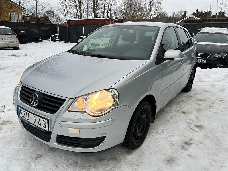 Gråmetallic Begagnad 2007 VW Polo Comfortline | 52 000 kr (Marknadspris) - Bild 1/4