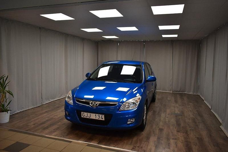 Blå Begagnad 2007 Hyundai i30 Halvkombi | 44 900 kr (Marknadspris) - Bild 1/3