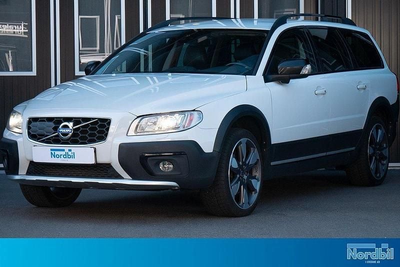 Vit Begagnad 2015 Volvo XC70 Dynamic SUV | 208 900 kr (Marknadspris) - Bild 1/4