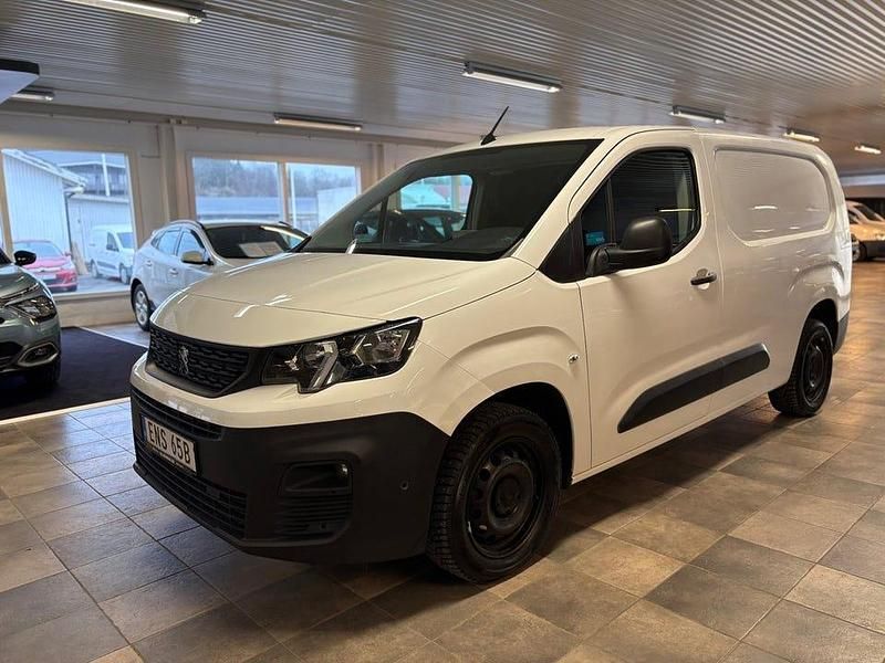 Begagnad Peugeot Partner 102 HK (75 kW) 2020 Vit Minibuss