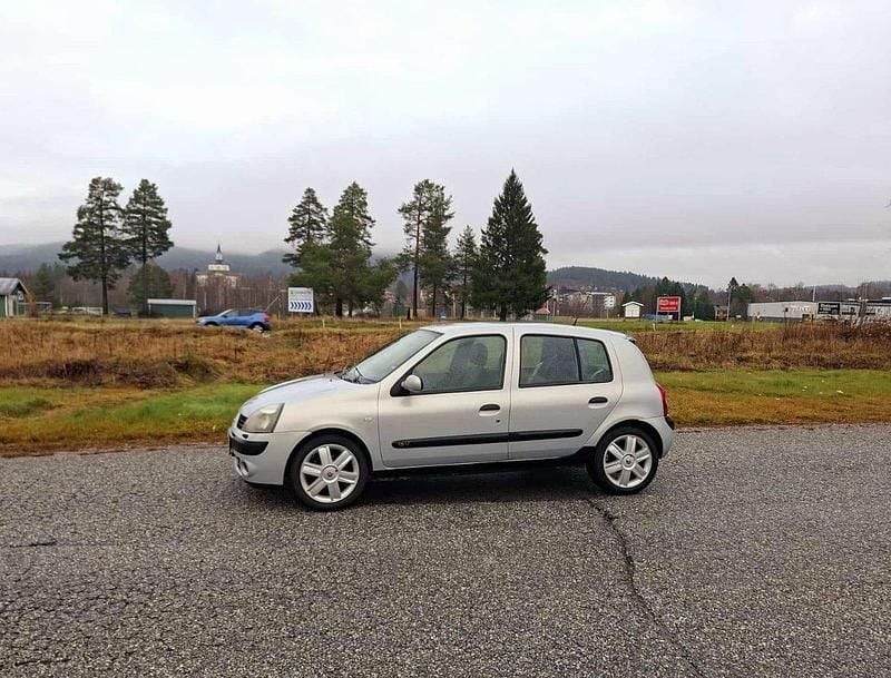 Begagnad 2005 Renault Clio II Halvkombi | 18 500 kr - Bild 1/4