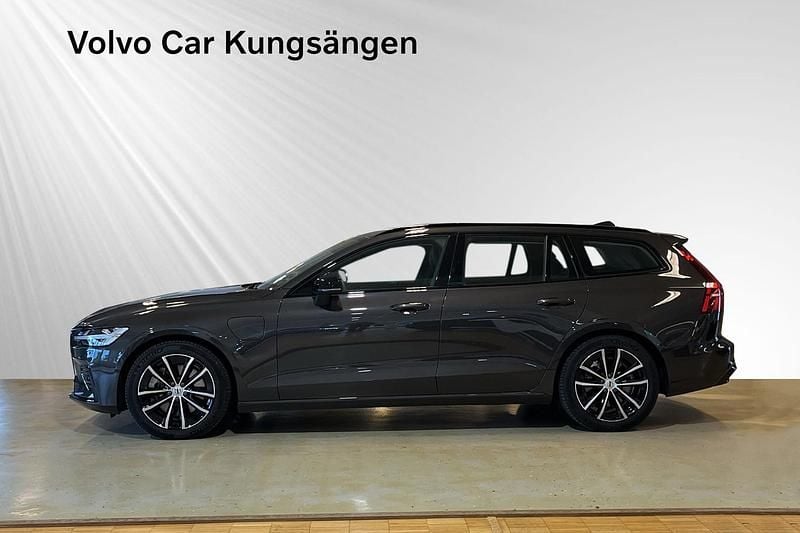 Begagnad Volvo V60 Plus 355 HK (261 kW) 2024 Svart Kombi