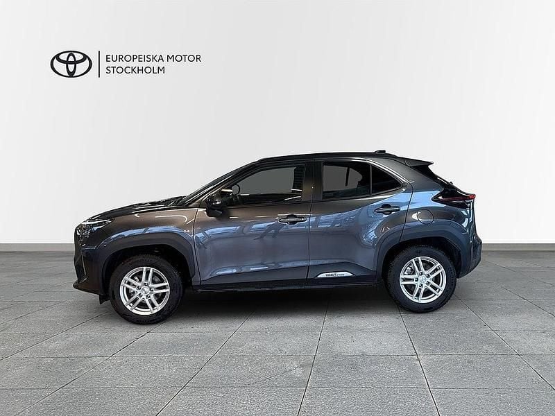 Begagnad Toyota Yaris Cross Active 92 HK (67 kW) 2025 Mörkgrå SUV