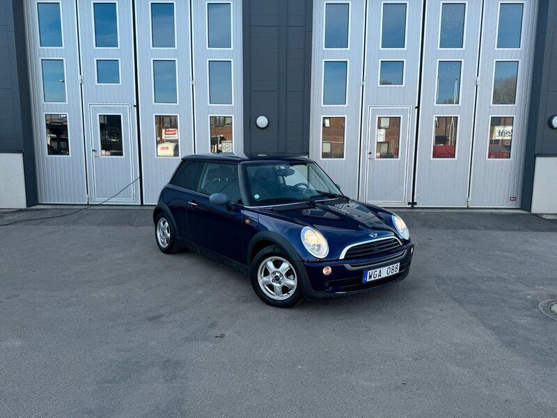 Mörkblå (blå) Begagnad 2006 Mini ONE Salt Halvkombi | 42 900 kr (Marknadspris) - Bild 1/4