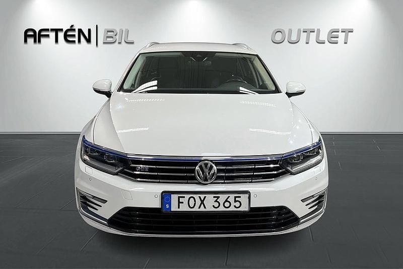 Begagnad VW Passat Executive 218 HK (160 kW) 2018 Pure white Kombi