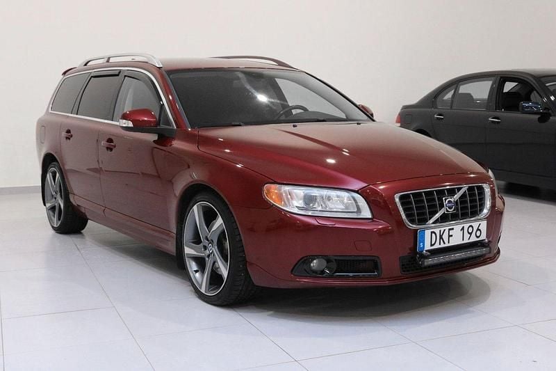 Röd Begagnad 2007 Volvo V70 Summum Kombi | 99 900 kr (Dyr) - Bild 1/4