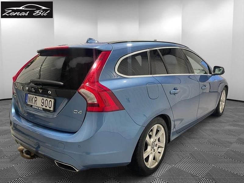 Begagnad Volvo V60 Momentum 181 HK (133 kW) 2013 Blå Kombi