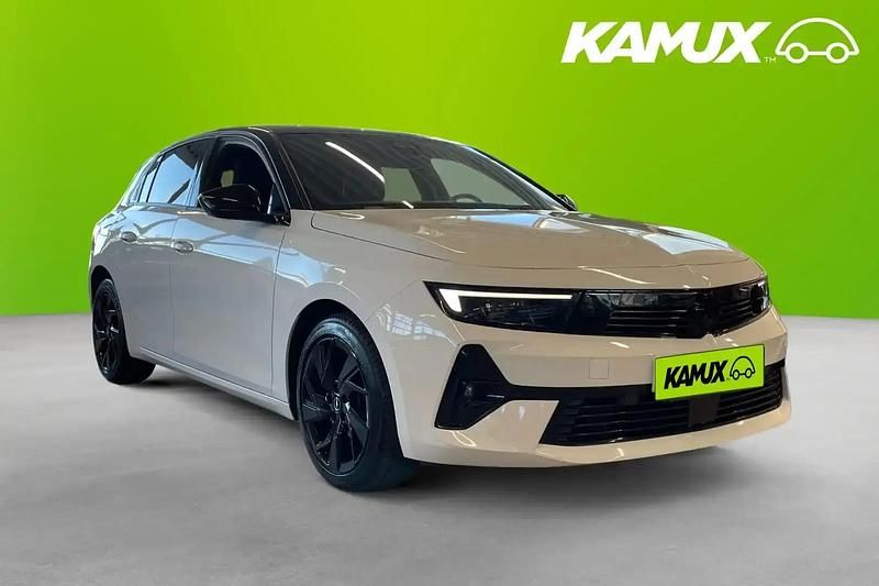 Vit Begagnad 2023 Opel Astra Halvkombi | 225 900 kr (Marknadspris) - Bild 1/4