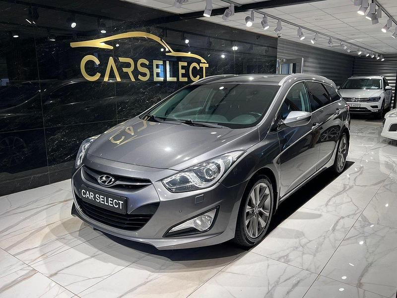 Silver Begagnad 2015 Hyundai i40 Kombi | 119 800 kr (Lite dyr) - Bild 1/4