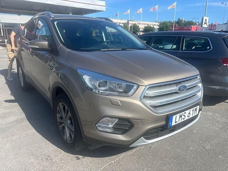 Grå Begagnad 2020 Ford Kuga Titanium SUV | 184 900 kr (Bra pris) - Bild 1/3
