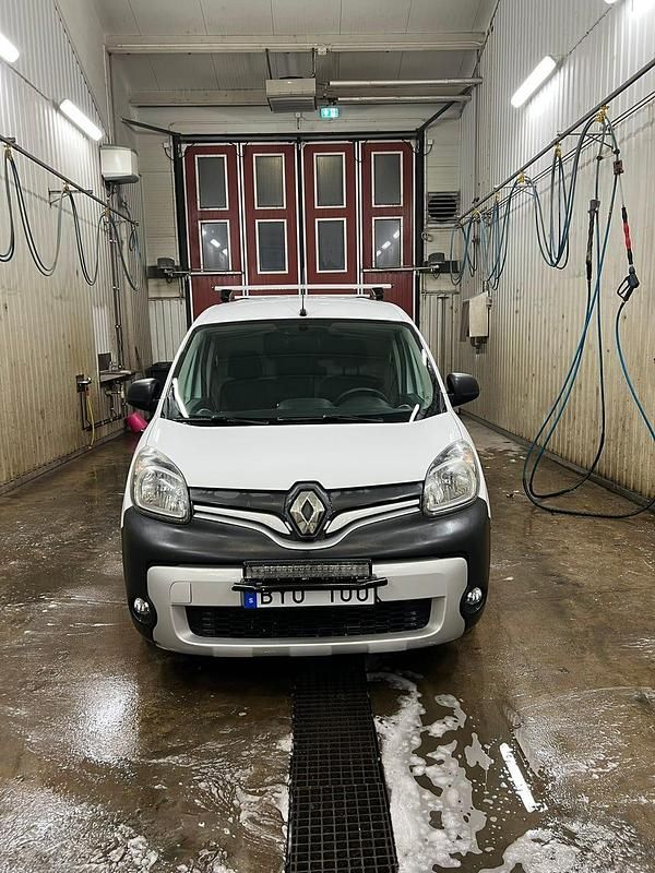 Begagnad Renault Kangoo 90 HK (66 kW) 2014 Minibuss