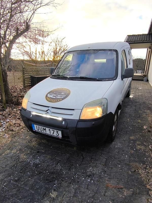 Begagnad 2004 Citroën Berlingo Minibuss | 28 000 kr (Marknadspris) - Bild 1/4