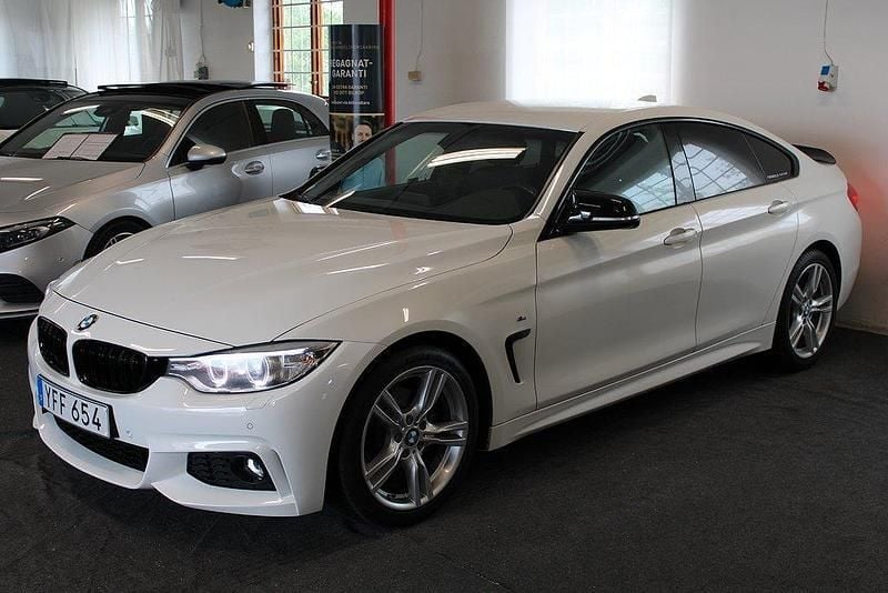 Vit Begagnad 2016 BMW 420 Gran Coupé M Sport Sportkupé | 194 900 kr (Marknadspris) - Bild 1/4