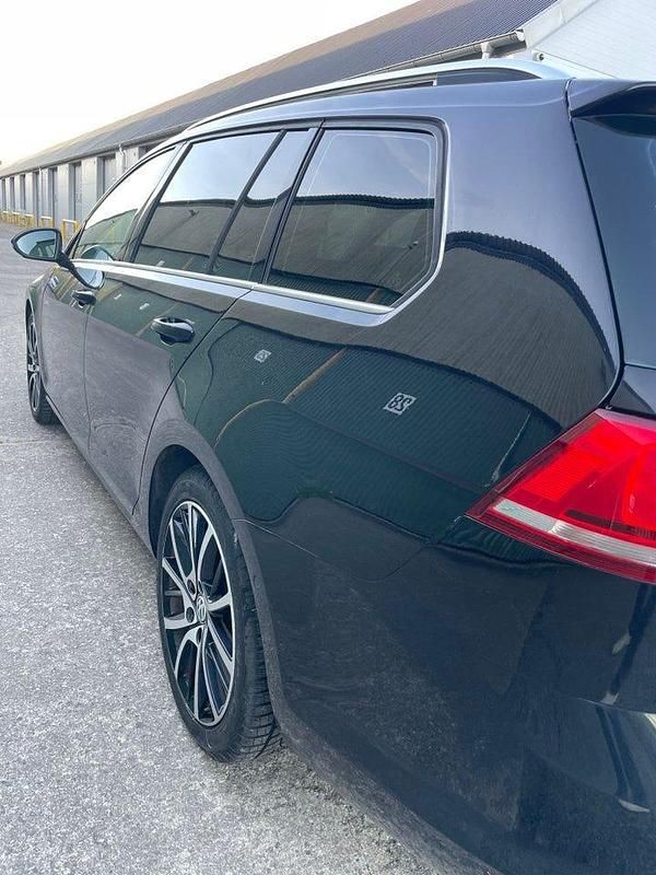 Begagnad VW Golf VII Highline 140 HK (102 kW) 2014 Svart Kombi