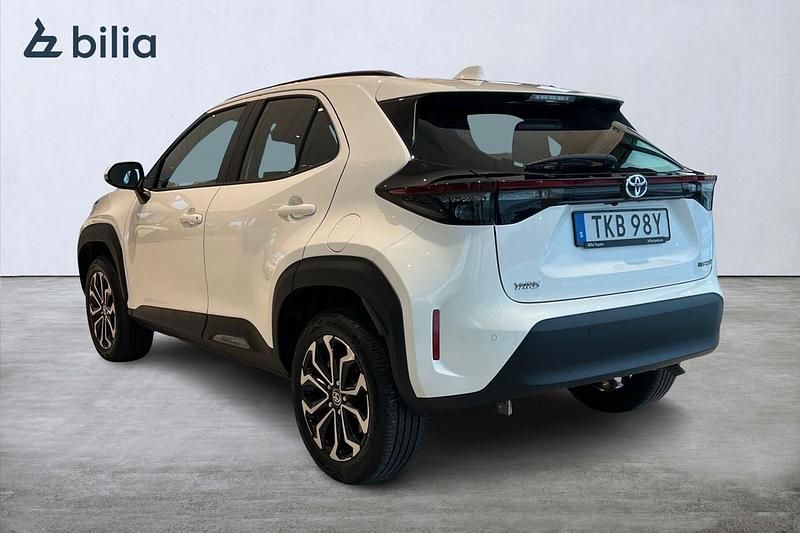 Begagnad Toyota Yaris Hybrid Active 117 HK (86 kW) 2023 Vit