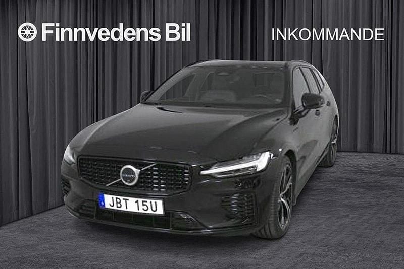 Svart Begagnad 2024 Volvo V60 Plus Kombi | 484 800 kr (Marknadspris) - Bild 1/4