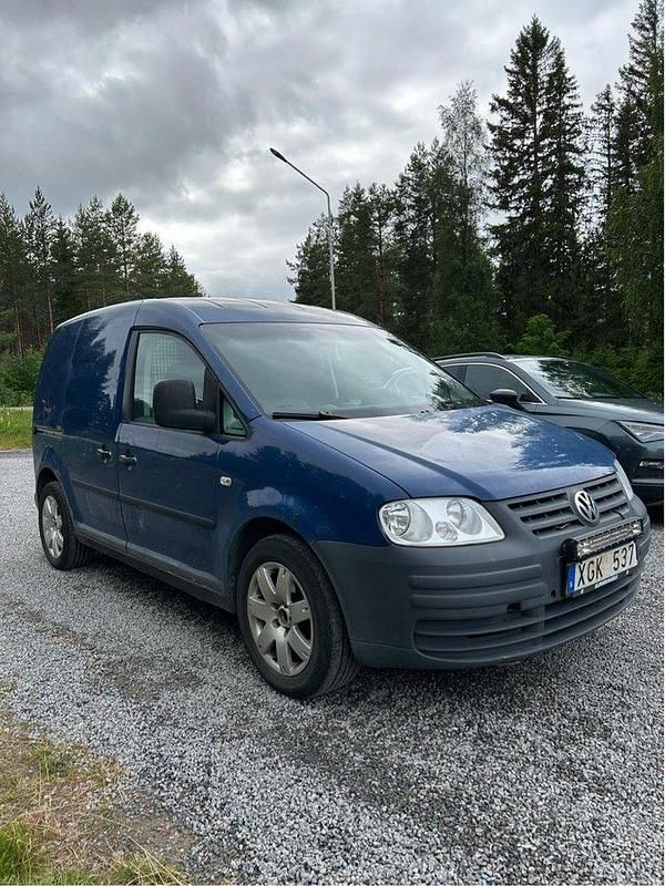 Blå Begagnad 2006 VW Caddy Minibuss | 18 000 kr (Marknadspris) - Bild 1/4