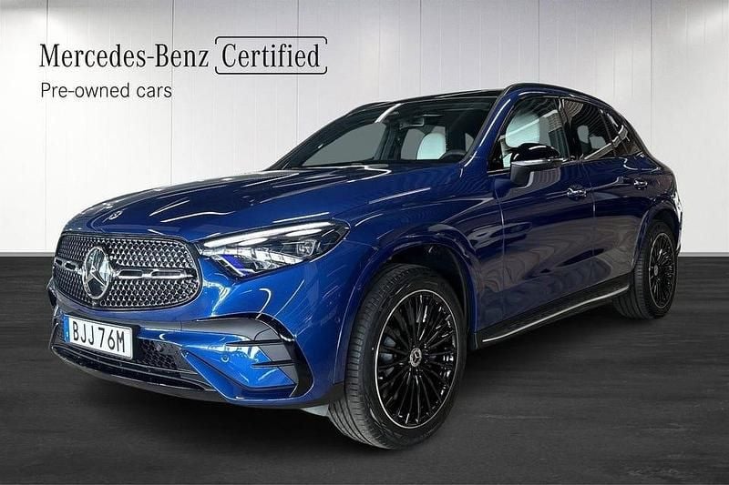 Blå Begagnad 2025 Mercedes GLC300 AMG Line Premium SUV | 799 900 kr - Bild 1/4