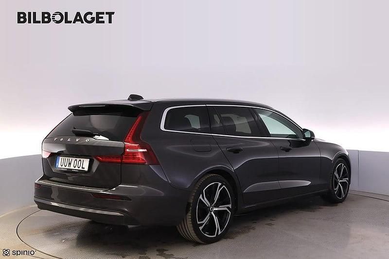 Begagnad Volvo V60 Core 253 HK (186 kW) 2022 Grå Kombi