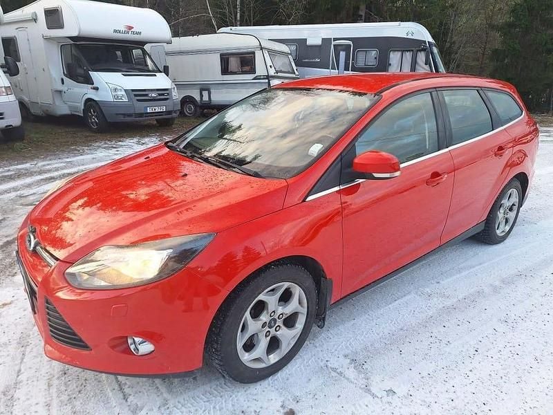 Begagnad 2014 Ford Focus Titanium Kombi | 49 000 kr (Marknadspris) - Bild 1/4