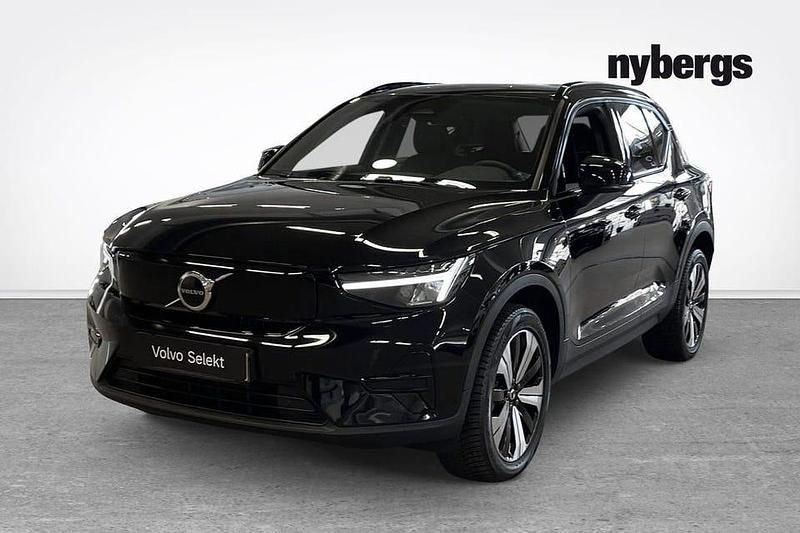 Svart Begagnad 2023 Volvo XC40 Core SUV | 319 000 kr - Bild 1/4