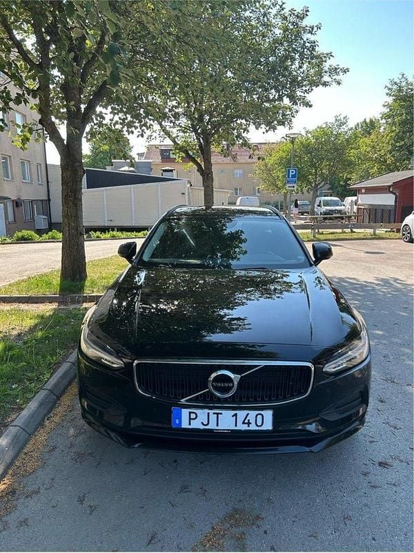 Svart Begagnad 2018 Volvo V90 Kinetic Kombi | 168 500 kr (Marknadspris) - Bild 1/4