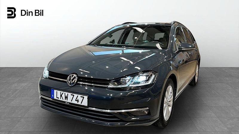 Mörkgrå (urano grey) Begagnad 2017 VW Golf VII Kombi | 169 900 kr (Lite dyr) - Bild 1/4