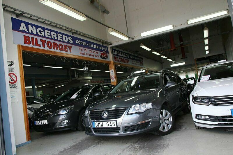 Ljusgrå Begagnad 2007 VW Passat Sportline Kombi | 39 999 kr - Bild 1/4