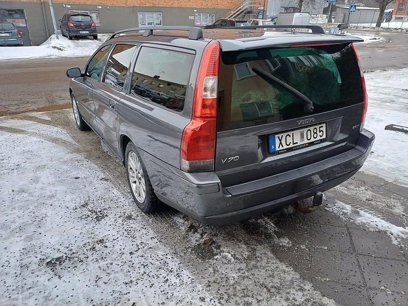 Begagnad Volvo V70 Kinetic 209 HK (153 kW) 2006 Grå Kombi