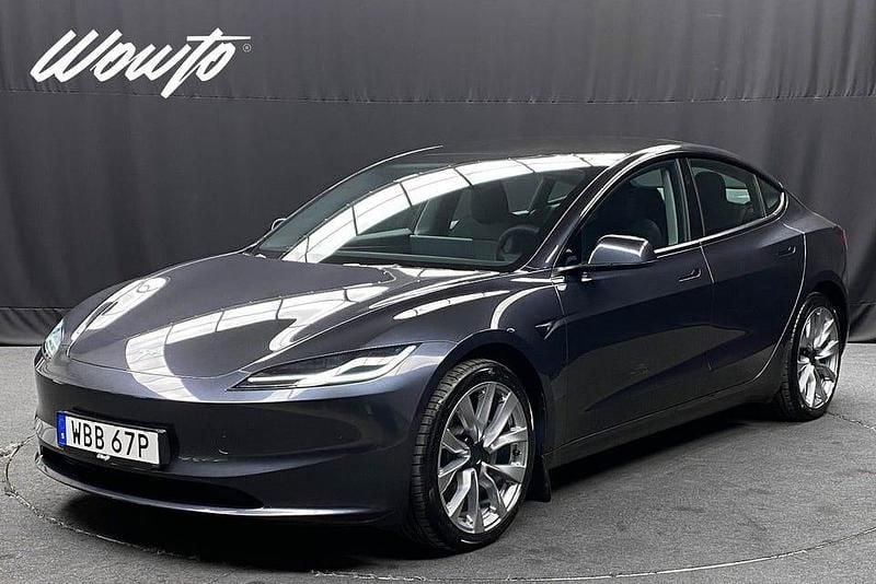 Begagnad Tesla Model 3 Long Range AWD 366 kW (498 HK) 2024 Grå Sedan