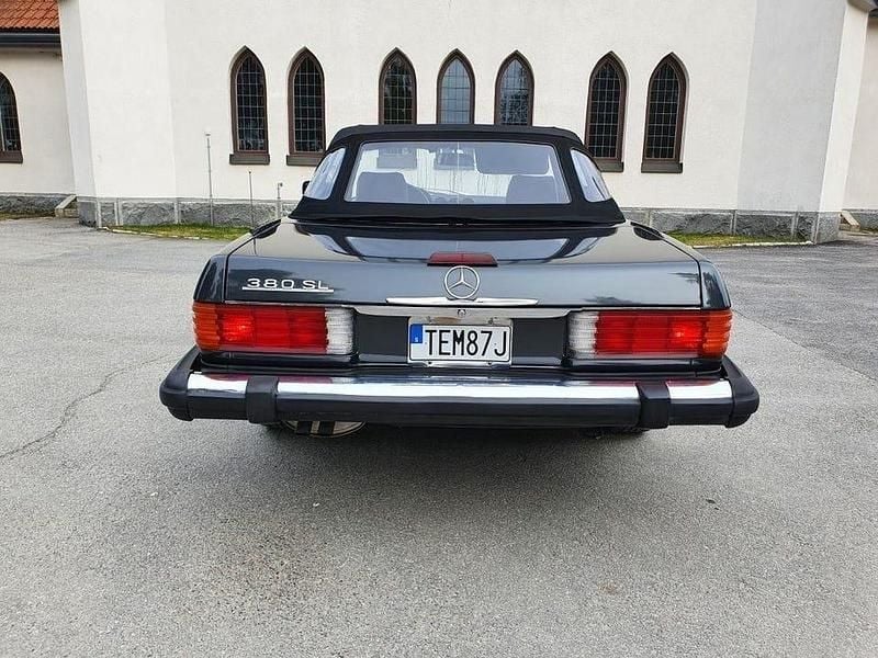 Begagnad 1985 Mercedes SL380 Cab | 250 000 kr - Bild 1/3