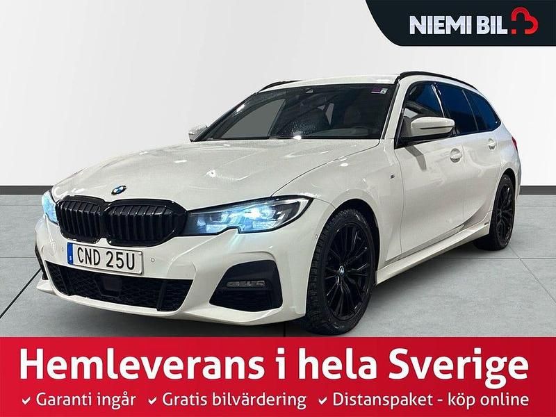 Vit Begagnad 2021 BMW 320 M Sport Kombi | 309 900 kr (Lite dyr) - Bild 1/3