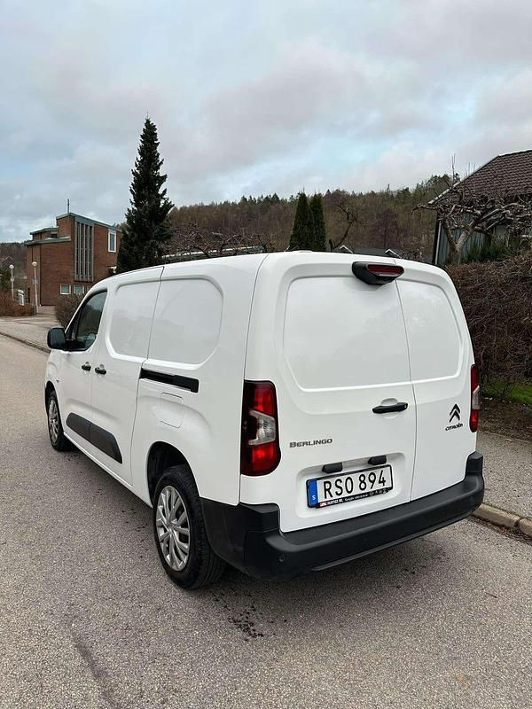 Begagnad Citroën Berlingo 131 HK (96 kW) 2021 Vit Minibuss