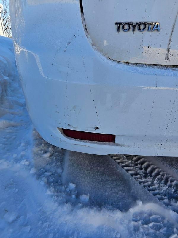 Begagnad Toyota Avensis 124 HK (91 kW) 2014 Kombi