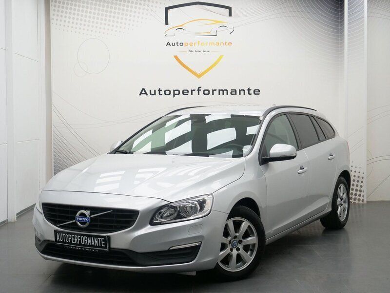 Silver Begagnad 2016 Volvo V60 Kinetic Kombi | 139 000 kr (Bra pris) - Bild 1/4
