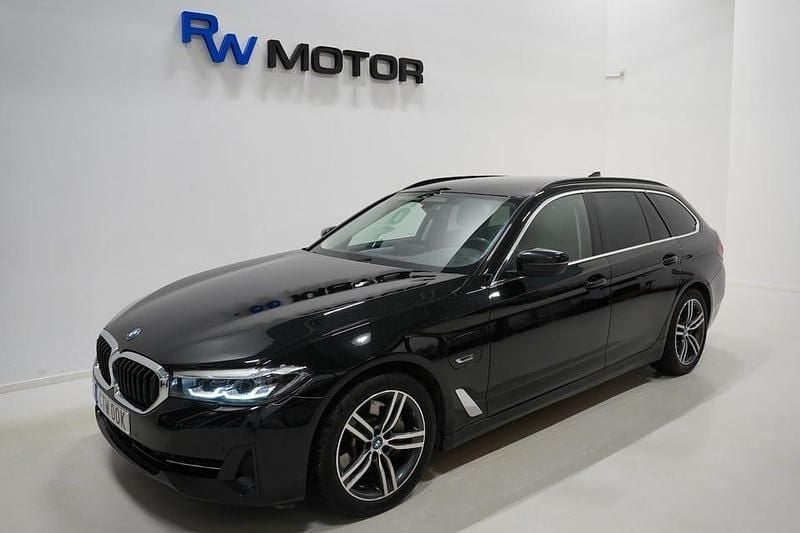 Begagnad BMW 530 292 HK (214 kW) 2023 Svart Kombi