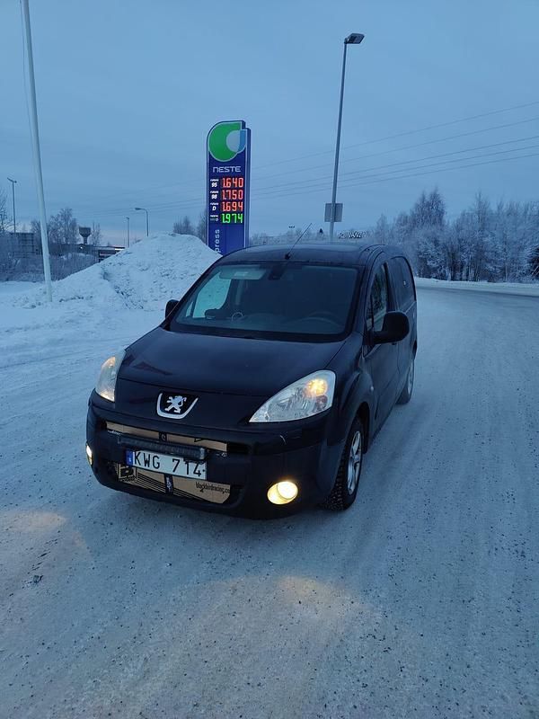 Begagnad Peugeot Partner 90 HK (66 kW) 2010 Minibuss