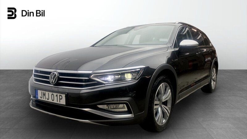 Mörkgrå Begagnad 2023 VW Passat Alltrack Executive Kombi | 349 900 kr (Bra pris) - Bild 1/4