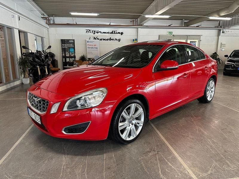 Begagnad Volvo S60 Summum 241 HK (177 kW) 2012 Röd Sedan
