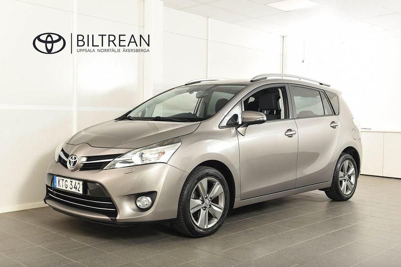 Brun Begagnad 2015 Toyota Verso Edition Minibuss | 124 600 kr (Marknadspris) - Bild 1/4