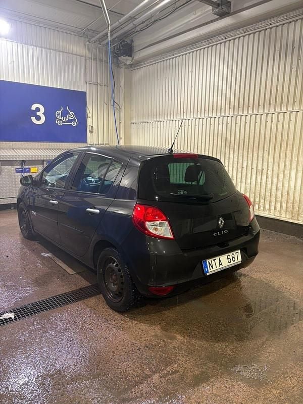 Begagnad Renault Clio R.S. 101 HK (74 kW) 2011 Halvkombi