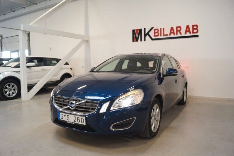 Blå Begagnad 2012 Volvo V60 Momentum Kombi | 114 900 kr (Marknadspris) - Bild 1/4
